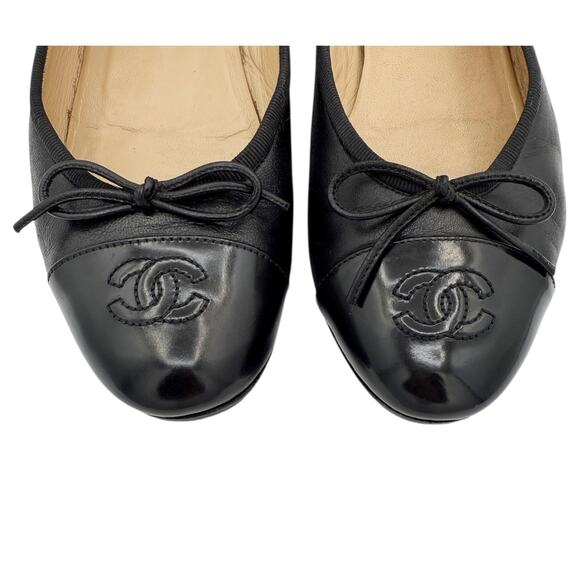 Chanel CC Cap Toe Black Leather Ballet Flat Shoes Size 38 US 7-7.5 - Picture 3 of 11
